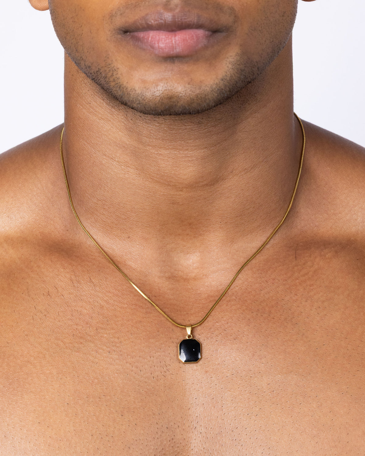 SIGNET — Black Pendant Necklace