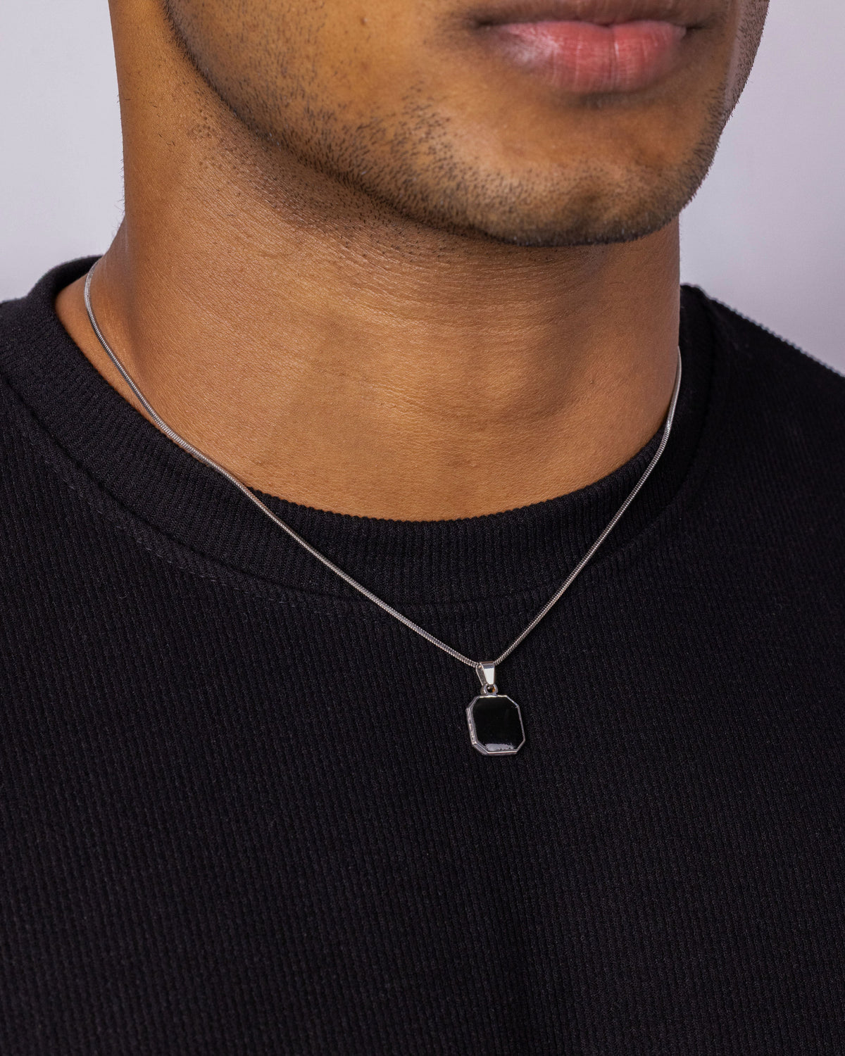 SIGNET — Black Pendant Necklace