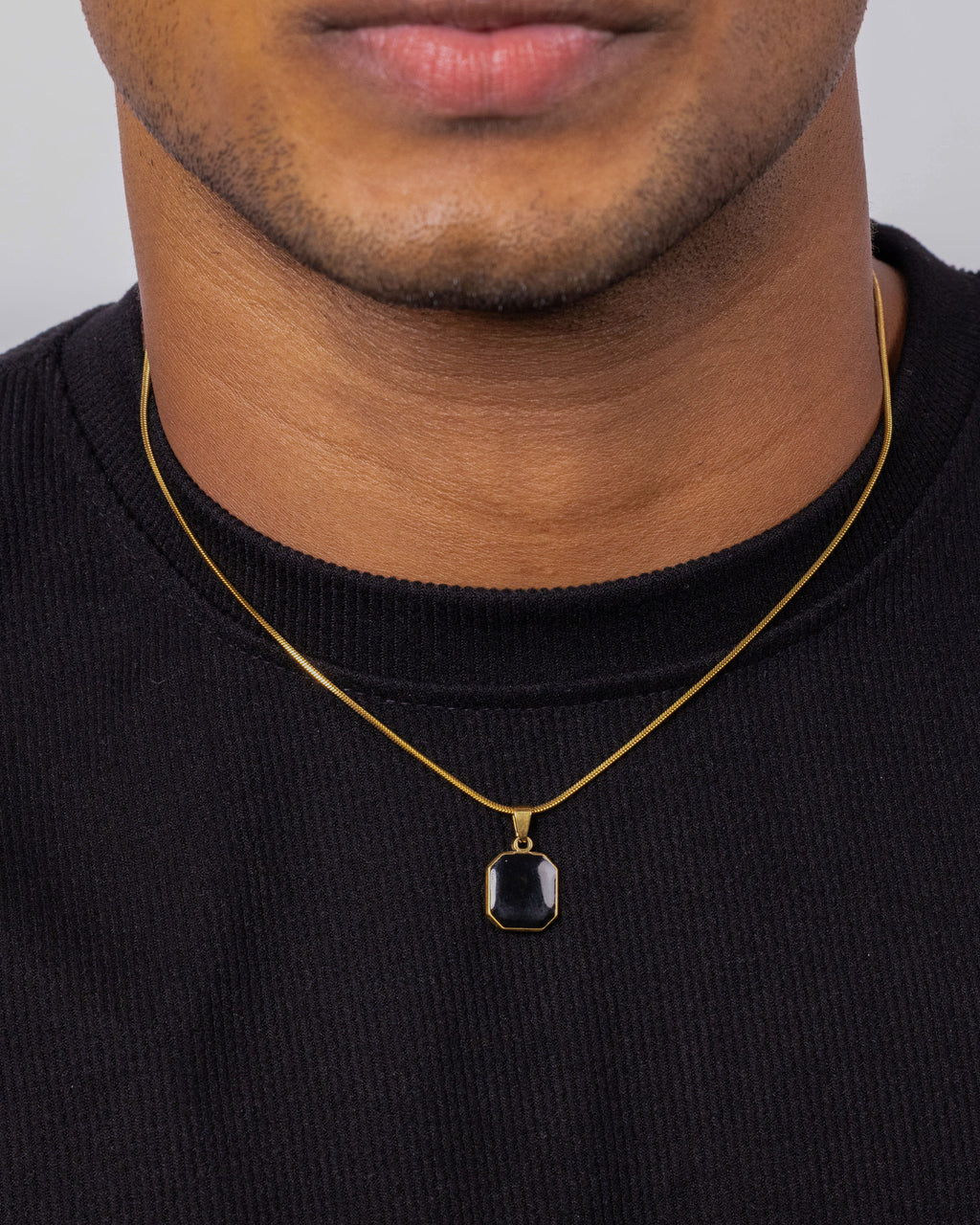 SIGNET — Black Pendant Necklace