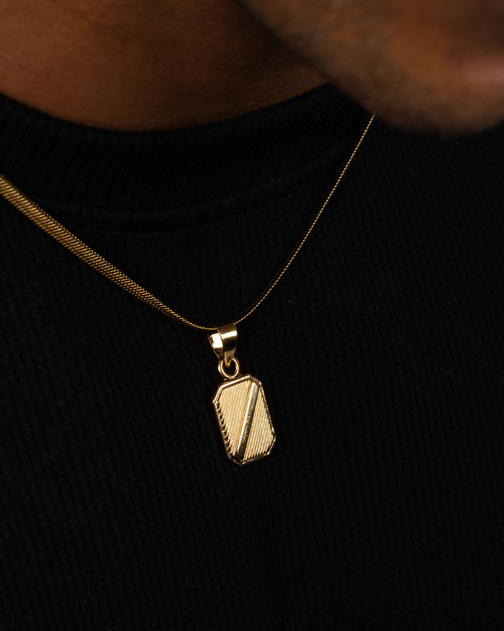 CREST — Gold Pendant Necklace