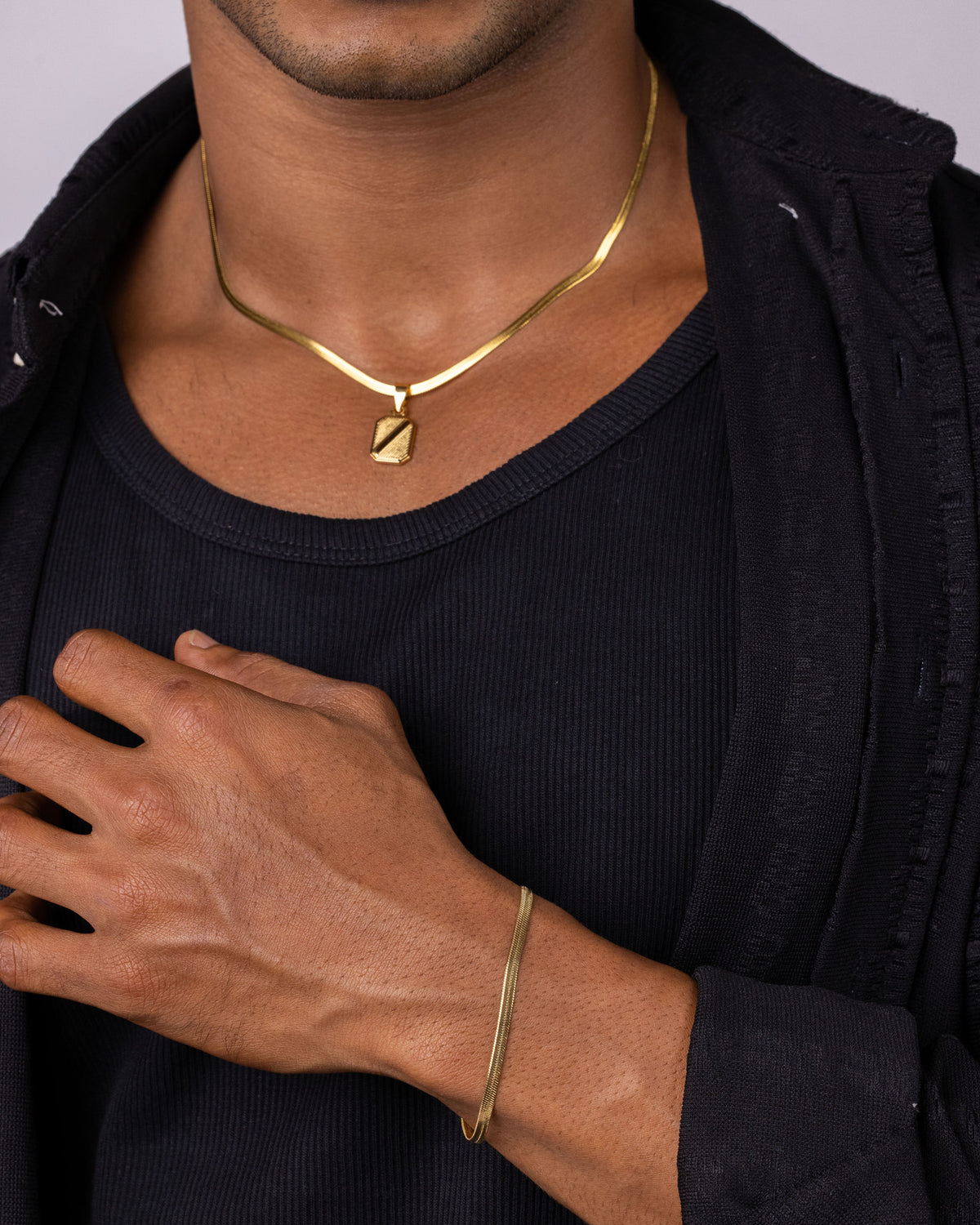CREST — Necklace & Bracelet Set
