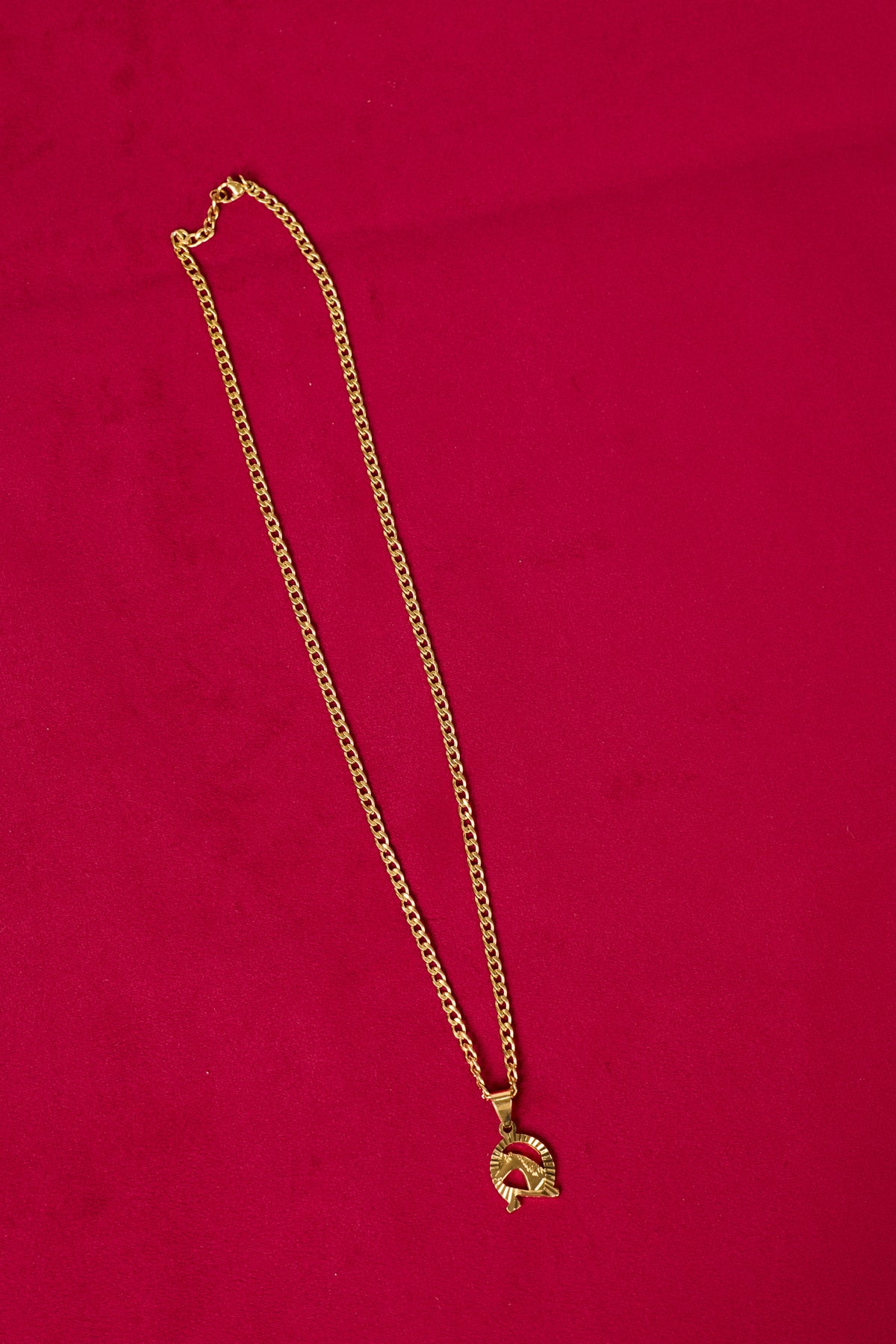HOPLITE — Gold Pendant Necklace
