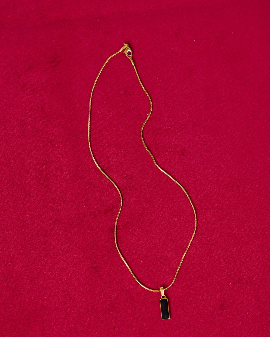 VANTA — Black Tag Pendant Necklace