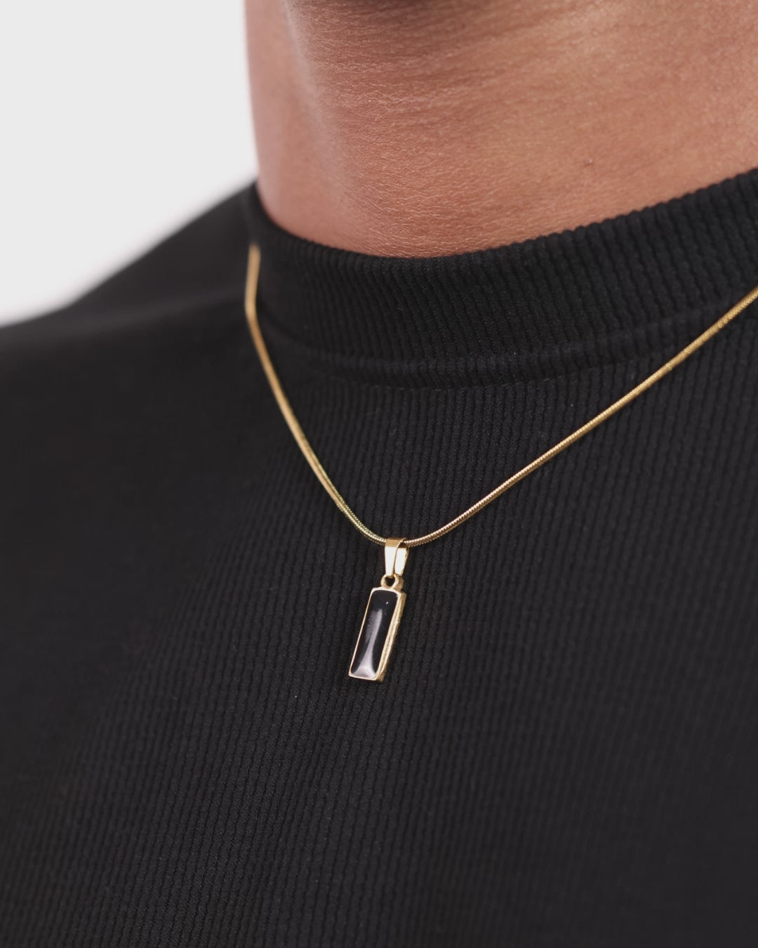 VANTA — Black Tag Pendant Necklace
