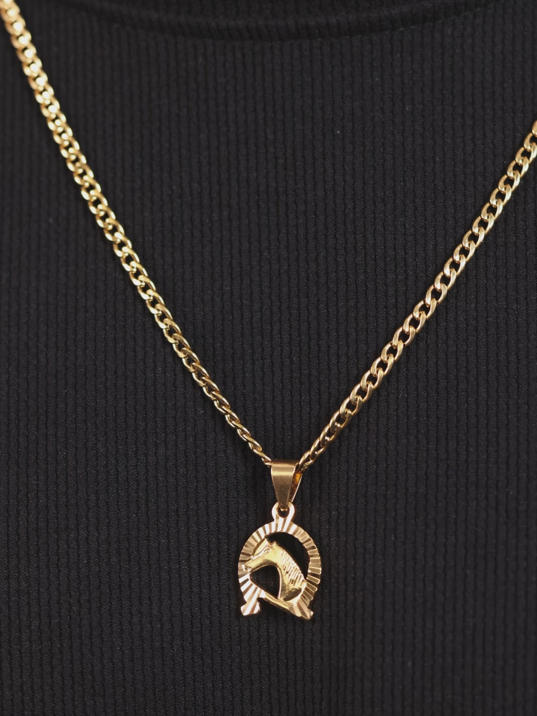 HOPLITE — Gold Pendant Necklace